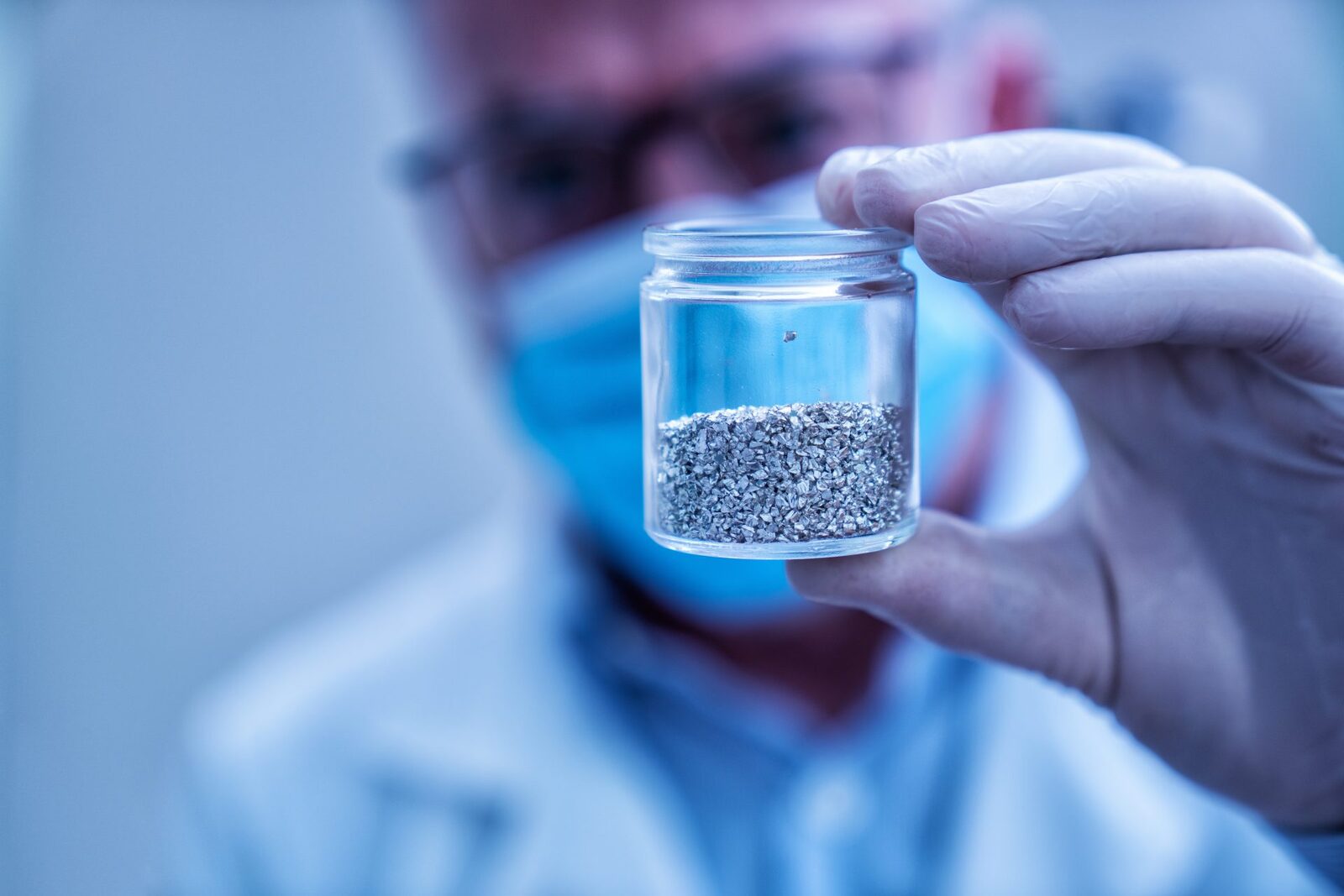 Timiș vrea metal rar în România: Fabrica de 1,8 miliarde $ vs. Guvern
