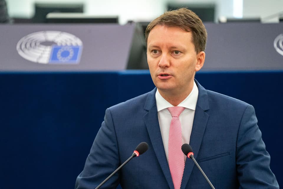 Mureșan răspunde acuzațiilor: „Mi-am sprijinit Guvernul vara”