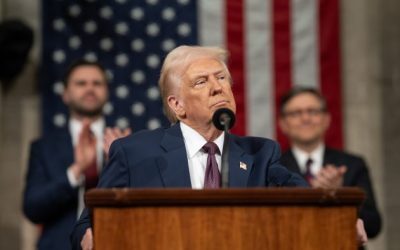 Trump le-a închis ușa Casei Albe la CNN și Politico