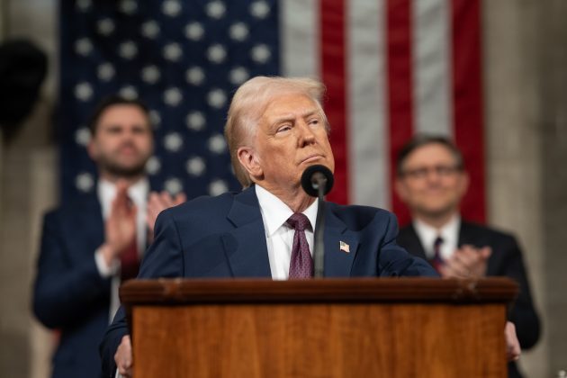 Trump le-a închis ușa Casei Albe la CNN și Politico