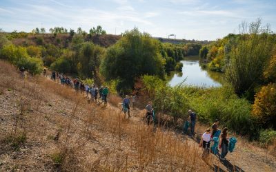 Voluntari în natură: 100 de oameni curăță un colț verde din Nordul Bucureștiului
