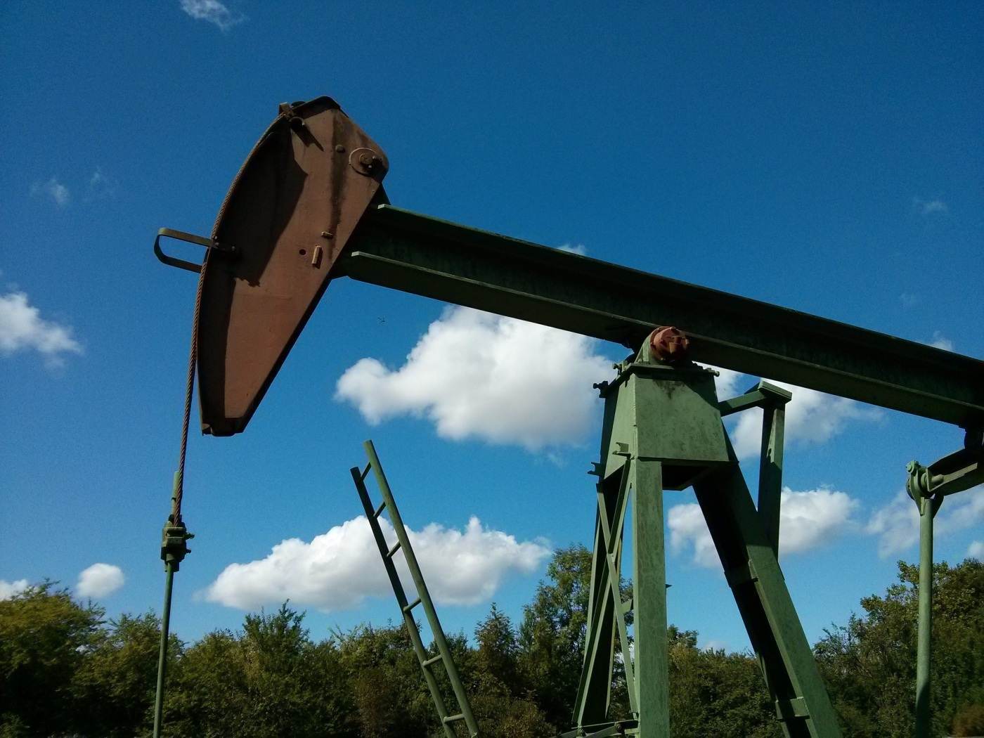 AIE: 325 mil. Barili petrol de urgență pe piață