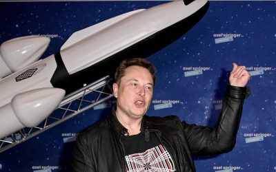 Musk vrea Tesla, SpaceX, o megaprocesare iminentă