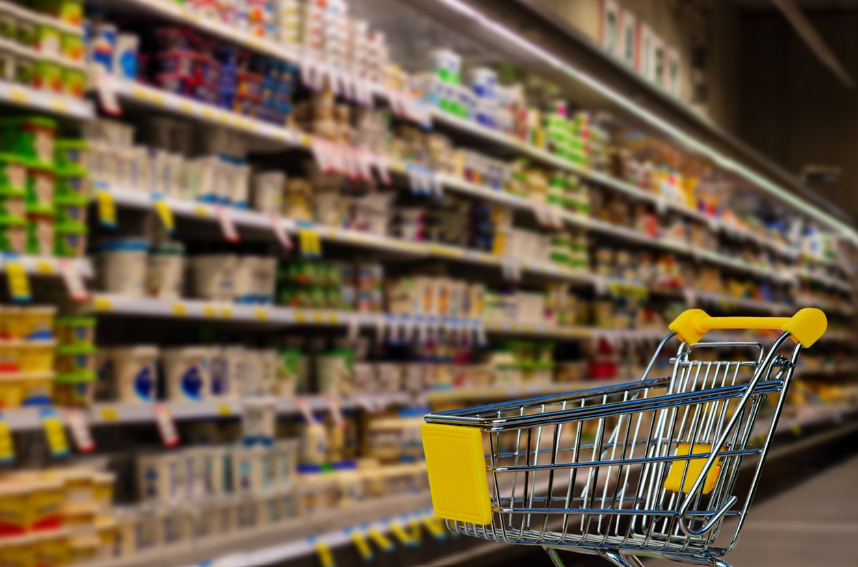 „Schema punga” prin care o casieriță a reușit să ia zeci de mii de euro dintr-un supermarket. Cum funcționa metoda prin care sustrăgea bani din casă