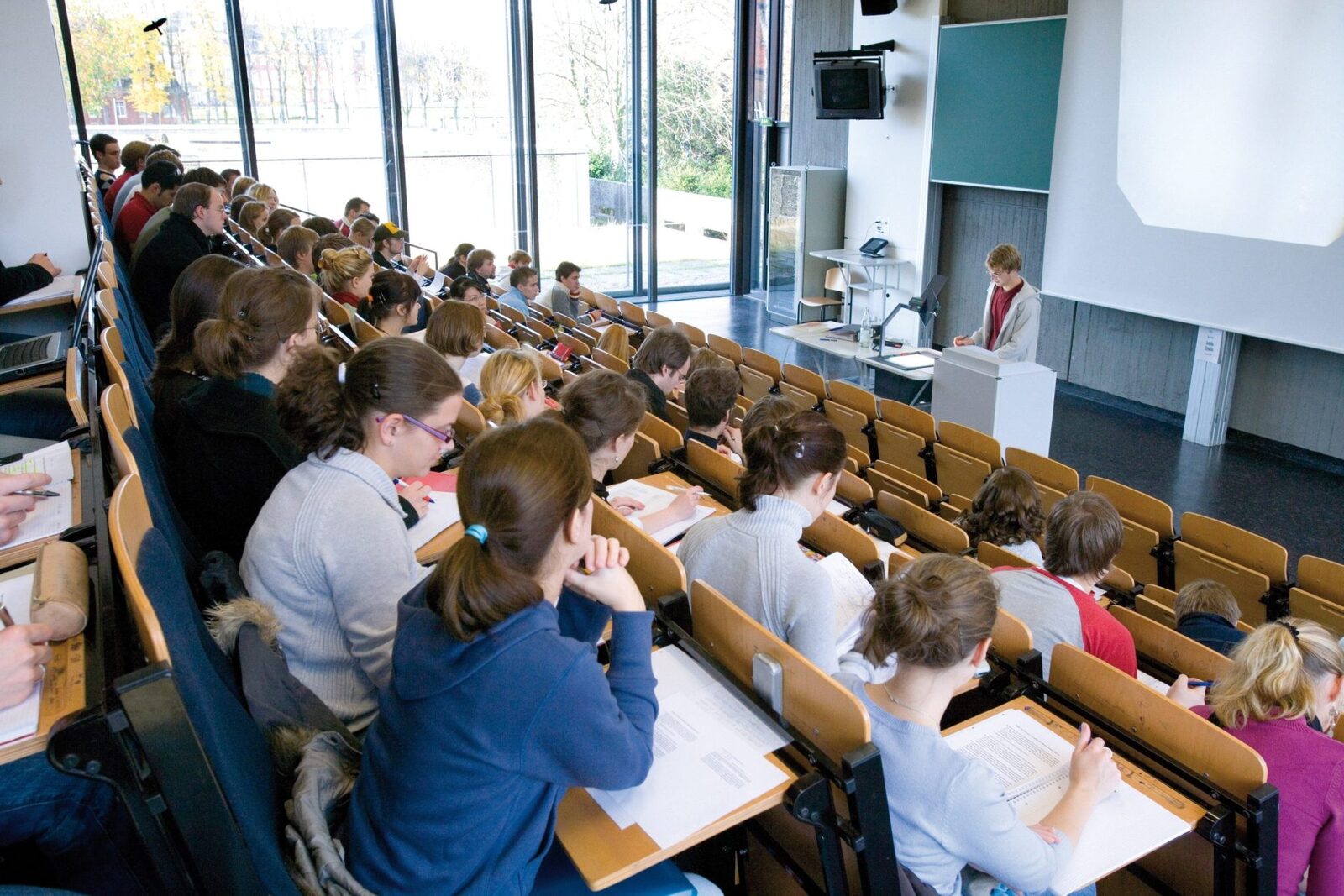 Ce facultate îți garantează job și bani în România