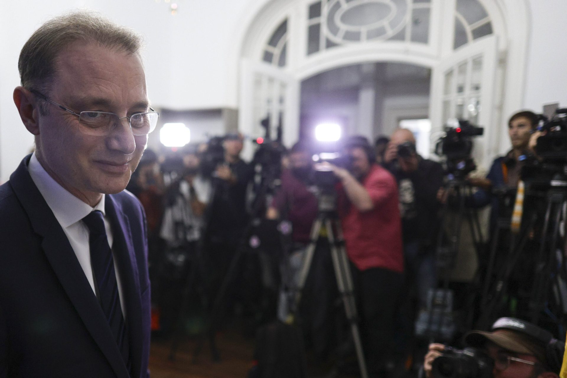 Miniștrii propuși, avizați. Ciolacu, la vot în Parlament