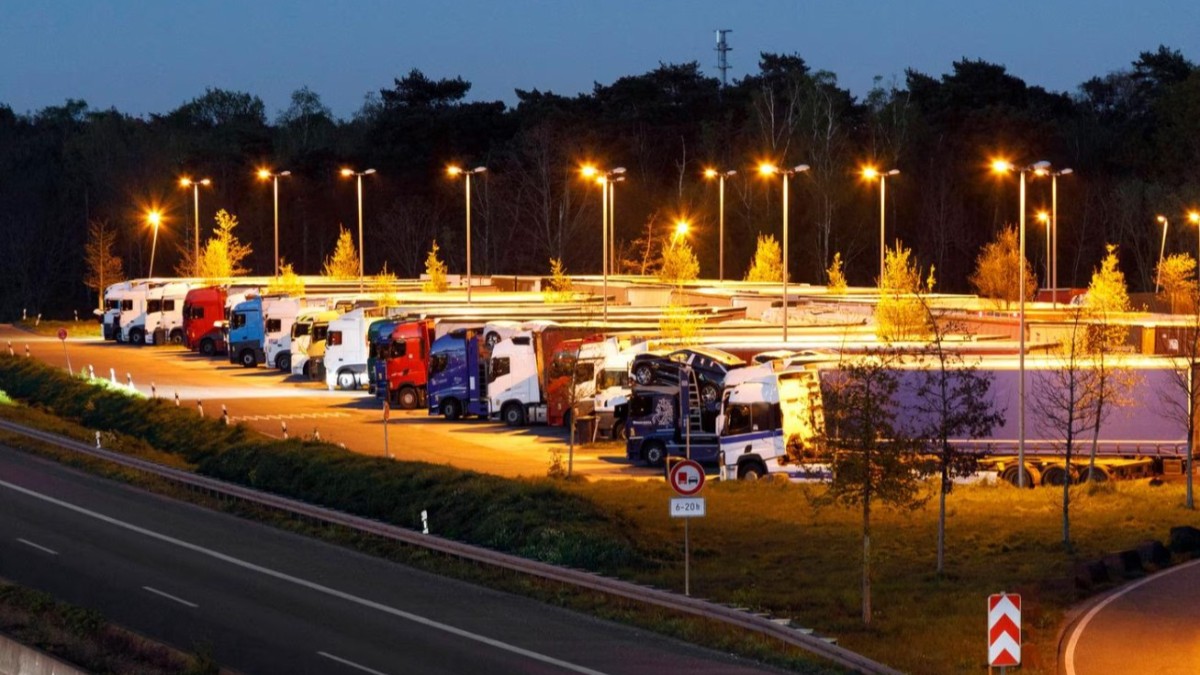 Germania: Hoții au spart camionul și au furat toată marfa