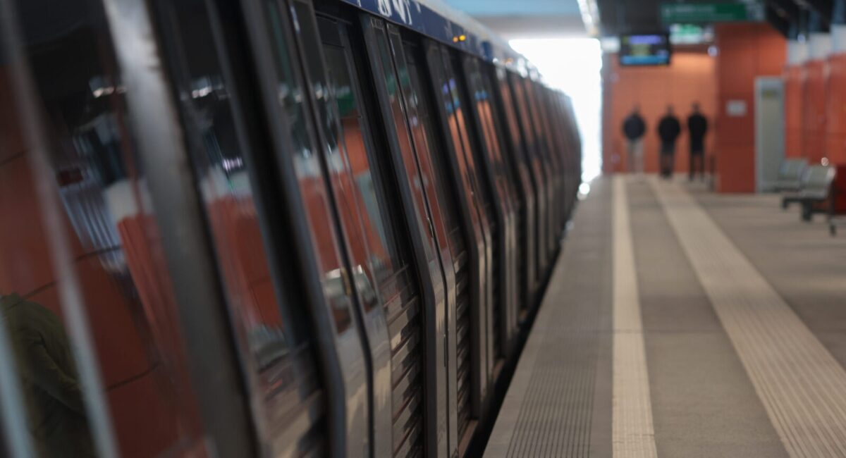 Metrorex, refuzat de Transporturi: Pierderi mari, bani puțini