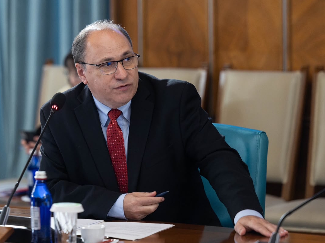 Profesorii au termen limită pentru transfer. Școala, în pericol
