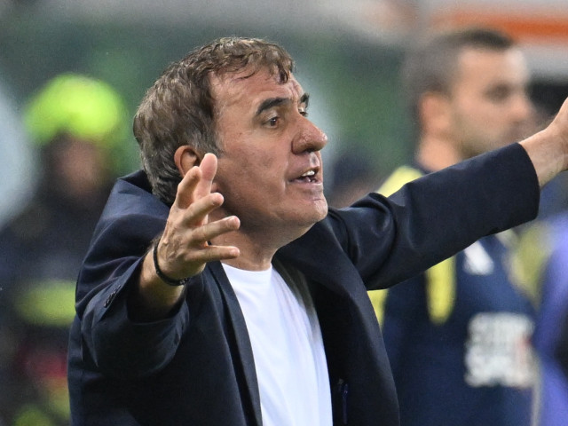 Hagi curăță lotul, Sandu știe cum salvează naționala