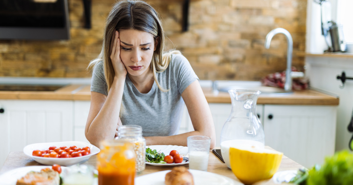 Food noise: Ce-ți sabotează slăbirea și cum scapi