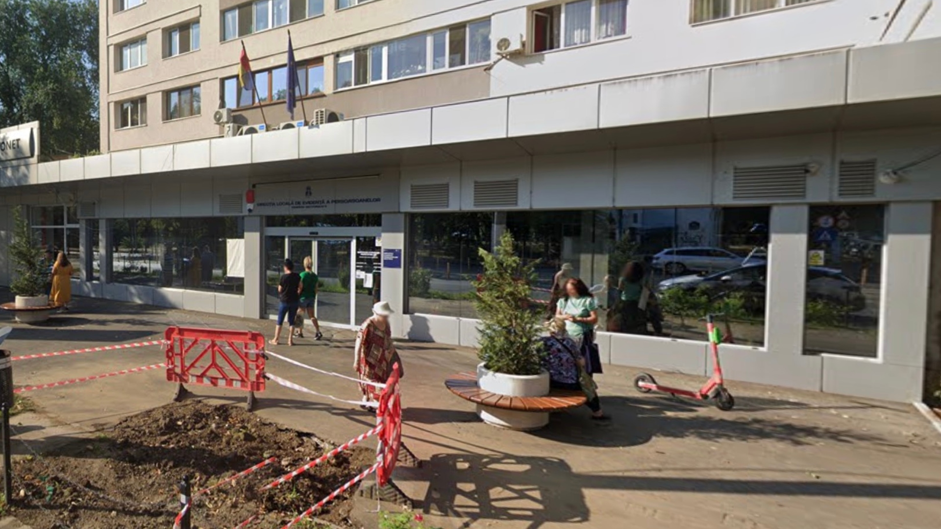 Giulești: Seniorii au un nou centru social în locul Direcției de Taxe