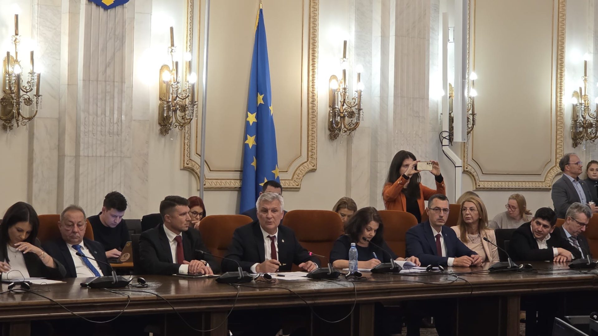 Zamfir la Dacia: „Situația e acută”, mergem cu ministrul Energiei