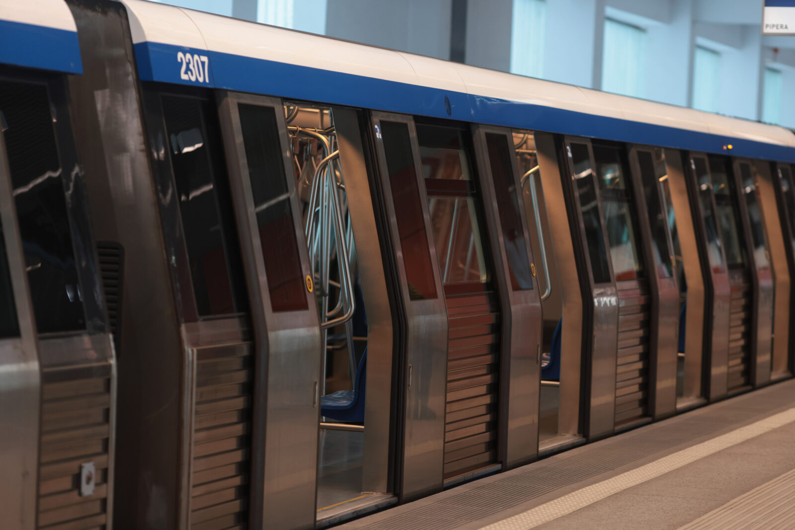Metrorex: Doar 13 angajați fără rude în companie. Comisia, 4 săptămâni