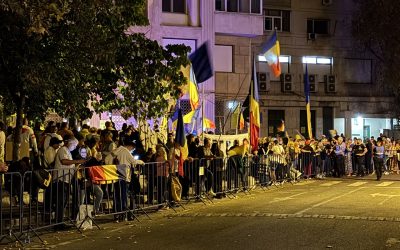 Susținătorii lui Georgescu, zeci la Arestul Central: „Zi de zi vom fi aici”