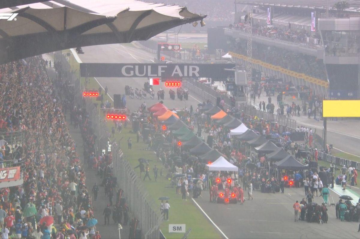 LIVE Bahrain: Cursa F1 începe pe circuitul malaezian