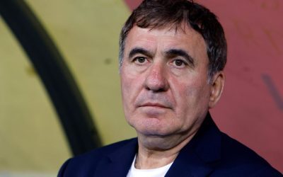 Hagi schimbă tot la națională, polonezii pregătiți