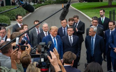 Trump, cu giganții tech, lansează „Constituția” AI