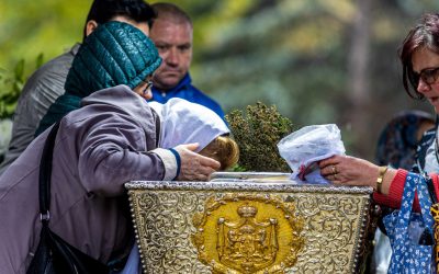 Iași: Sute de mii la moaștele Sfintei Parascheva