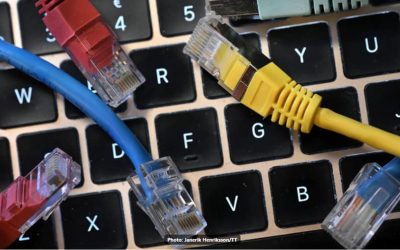 Atac masiv: Site-uri guvernamentale picate global. Alertă în România